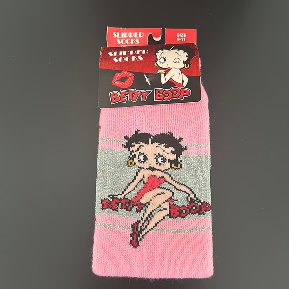BETTY BOOP SLIPPER SOCKS - Picture 1 of 3